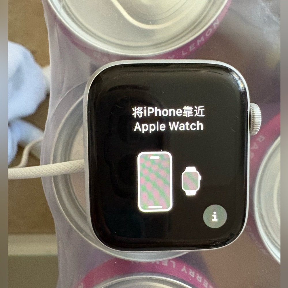 apple watch series 4 and new band in package!